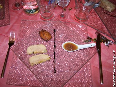 une des entrées foie gras, son confit d'oignon, petite madeleine